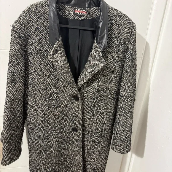 Vintage New York Girl Women's Black and Gray Tweed Coat , Size 8 - Picture 4 of 5